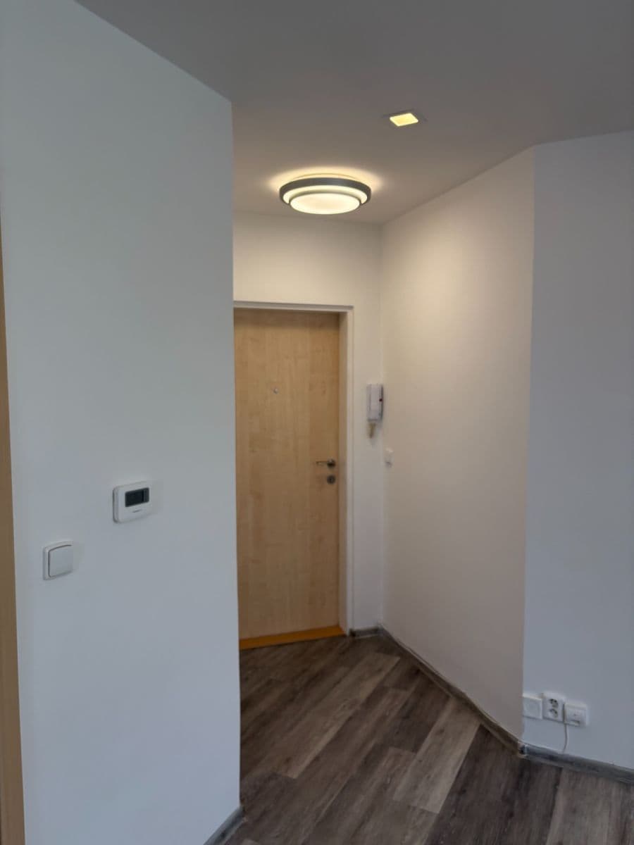 Pronájem bytu 2+1 60 m², Moskevská, Karlovy Vary, Karlovarský kraj Pronájem bytu 2+1 60 m², Moskevská, Karlovy Vary, Karlovarský kraj
