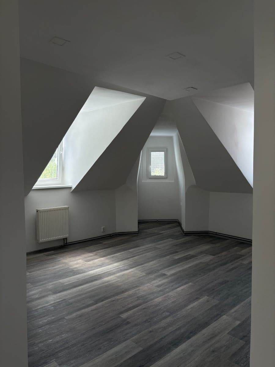 Pronájem bytu 2+1 60 m², Moskevská, Karlovy Vary, Karlovarský kraj Pronájem bytu 2+1 60 m², Moskevská, Karlovy Vary, Karlovarský kraj