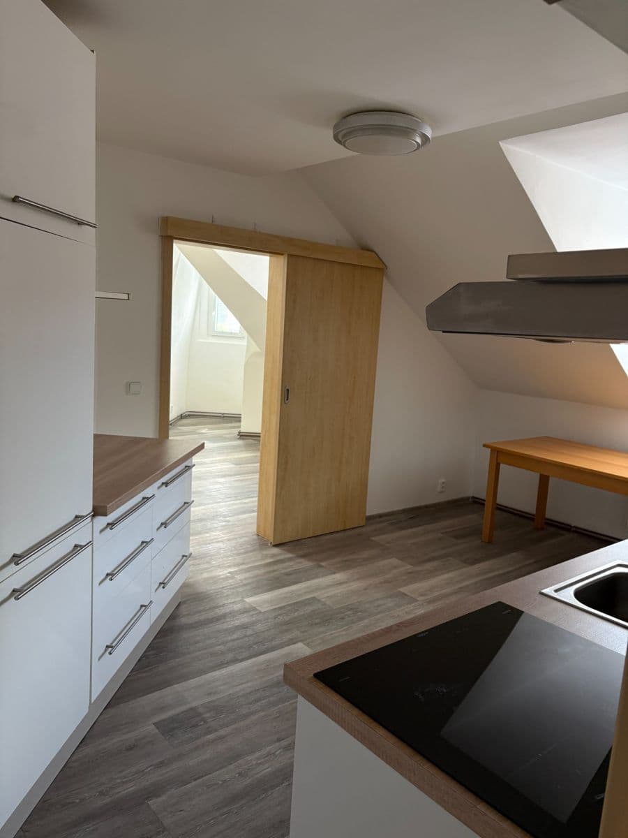 Pronájem bytu 2+1 60 m², Moskevská, Karlovy Vary, Karlovarský kraj Pronájem bytu 2+1 60 m², Moskevská, Karlovy Vary, Karlovarský kraj