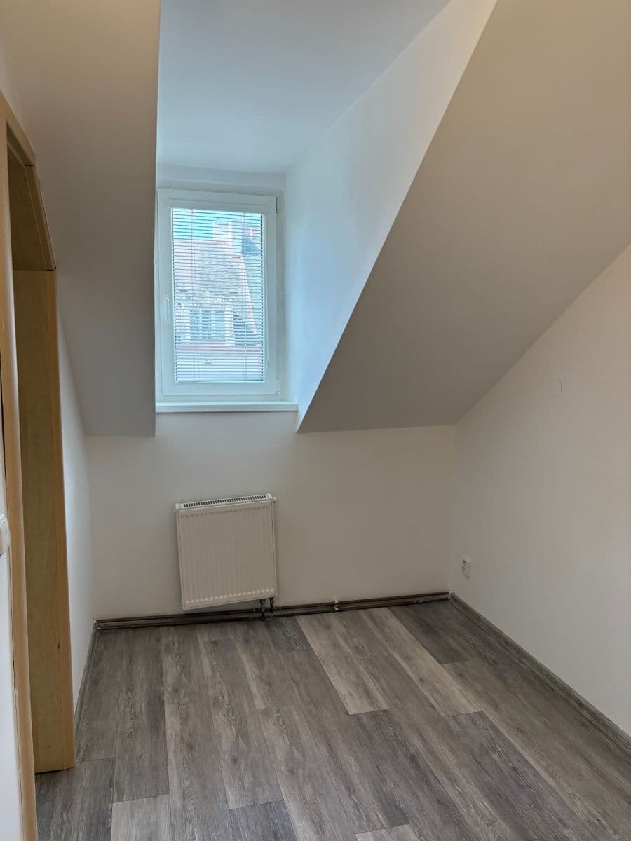 Pronájem bytu 2+1 60 m², Moskevská, Karlovy Vary, Karlovarský kraj Pronájem bytu 2+1 60 m², Moskevská, Karlovy Vary, Karlovarský kraj