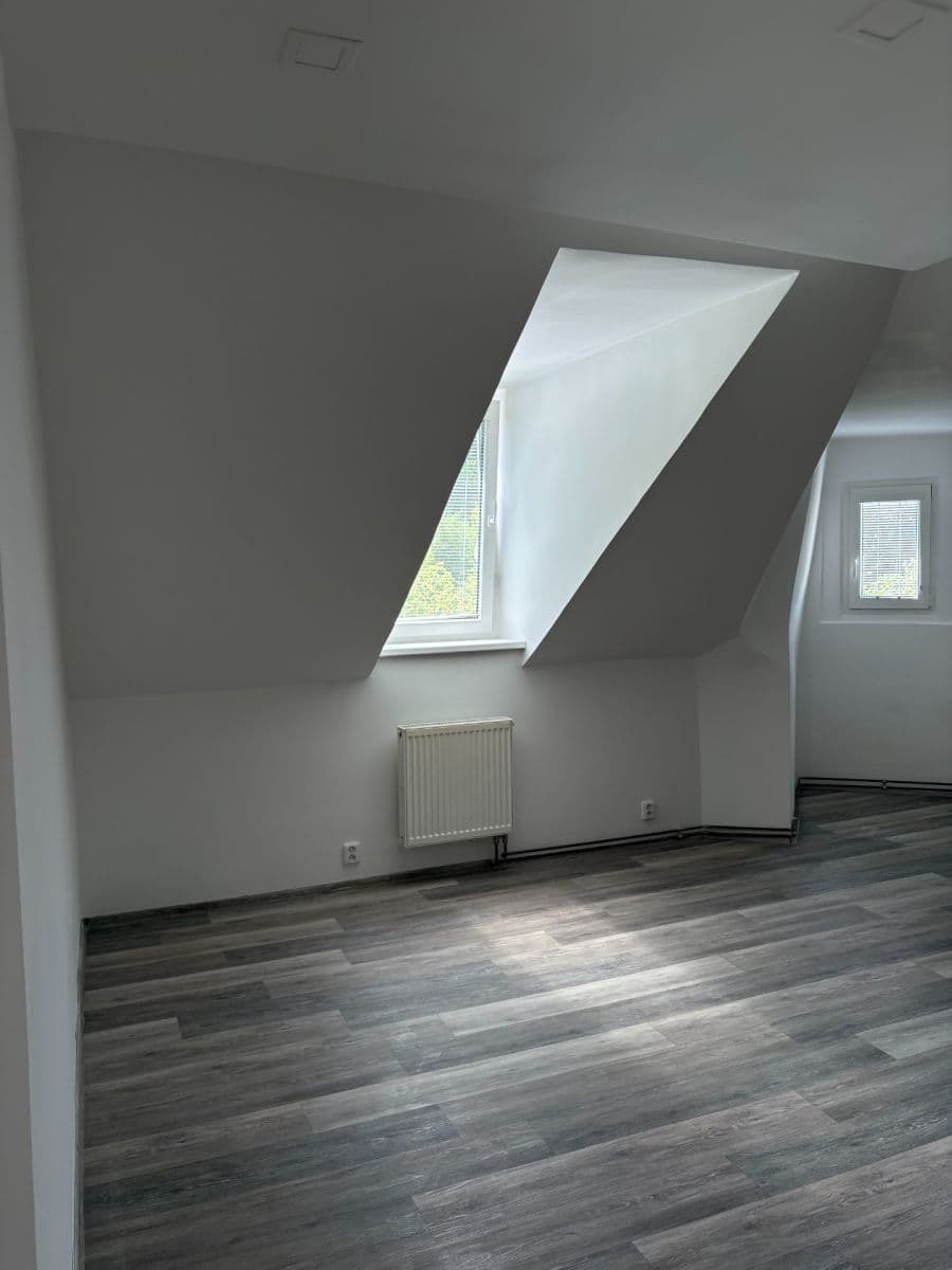 Pronájem bytu 2+1 60 m², Moskevská, Karlovy Vary, Karlovarský kraj Pronájem bytu 2+1 60 m², Moskevská, Karlovy Vary, Karlovarský kraj