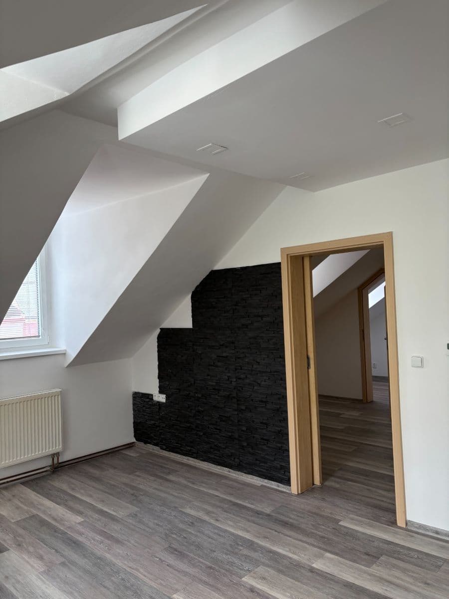 Pronájem bytu 2+1 60 m², Moskevská, Karlovy Vary, Karlovarský kraj Pronájem bytu 2+1 60 m², Moskevská, Karlovy Vary, Karlovarský kraj