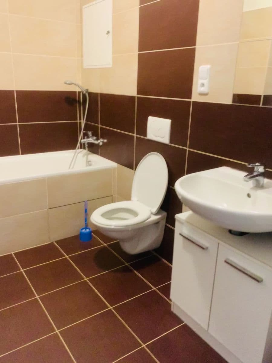 Pronájem bytu 2+kk 65 m², Pod Formankou, Praha, Praha Pronájem bytu 2+kk 65 m², Pod Formankou, Praha, Praha