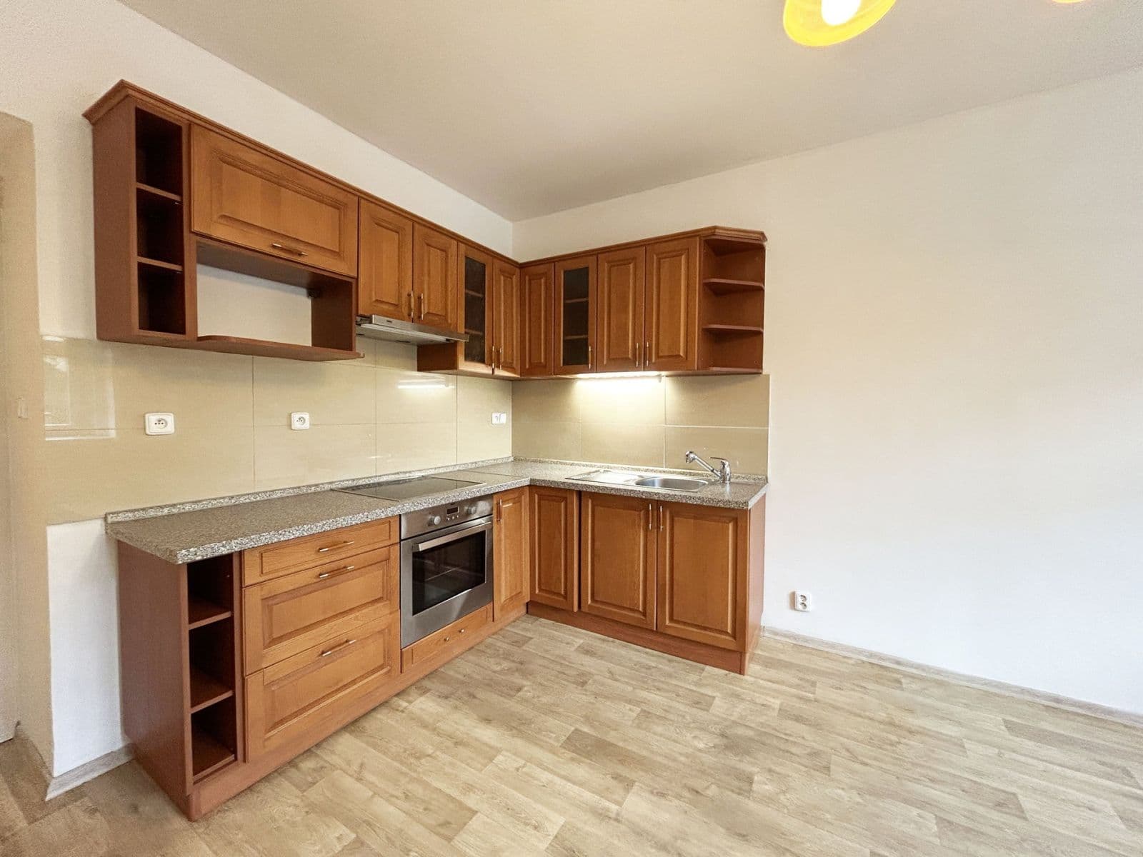 Pronájem bytu 1+kk 24 m², Kounická, Praha, Praha Pronájem bytu 1+kk 24 m², Kounická, Praha, Praha