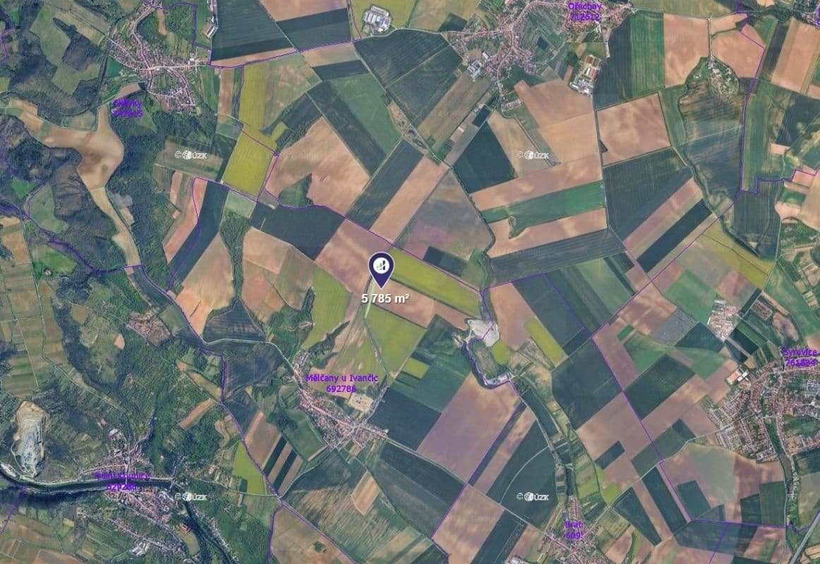 Prodej pozemku 3.857 m², Mělčany, Jihomoravský kraj Prodej pozemku 3.857 m², Mělčany, Jihomoravský kraj