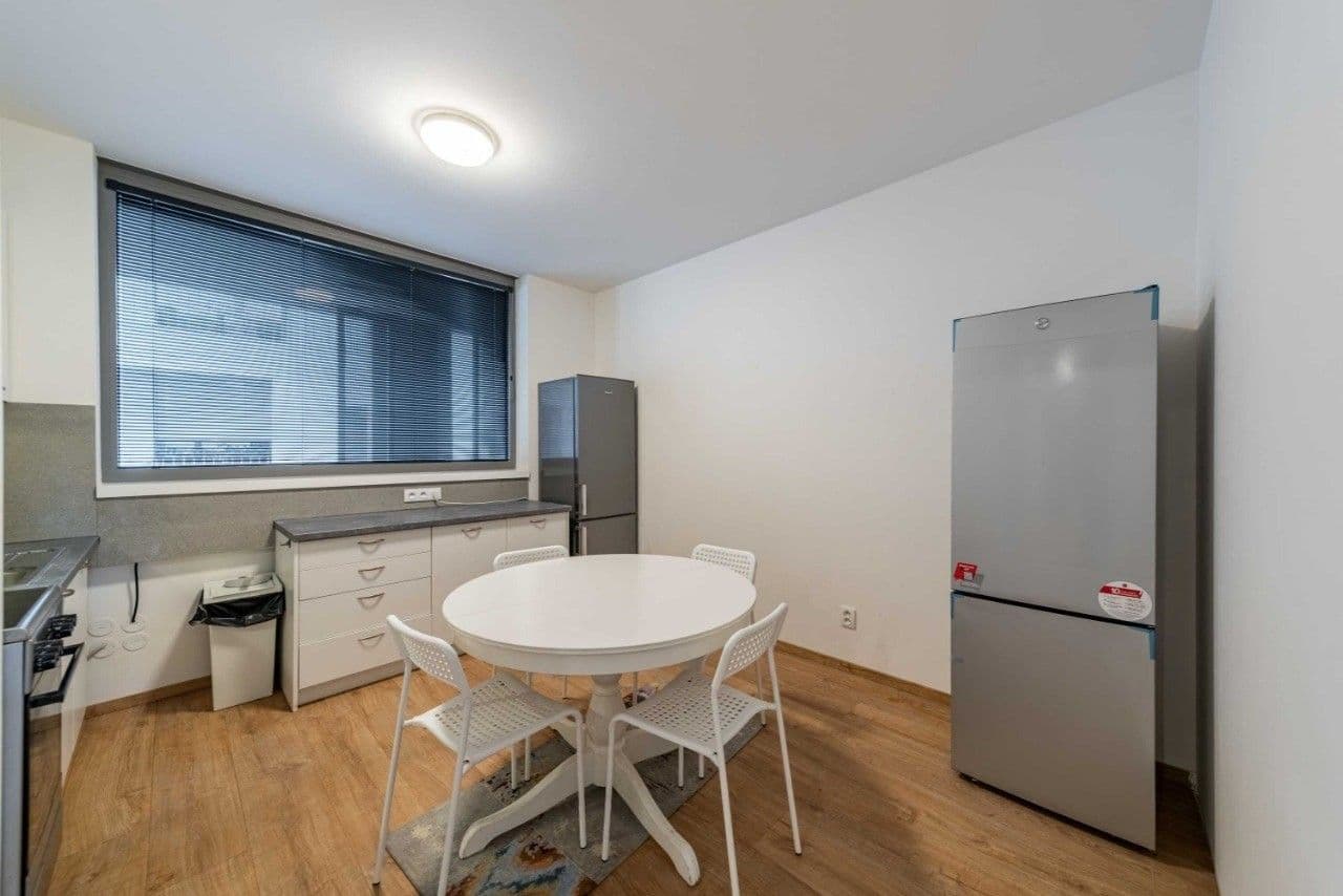 Pronájem bytu 4+1 15 m², Hlaváčkova, Praha, Praha Pronájem bytu 4+1 15 m², Hlaváčkova, Praha, Praha