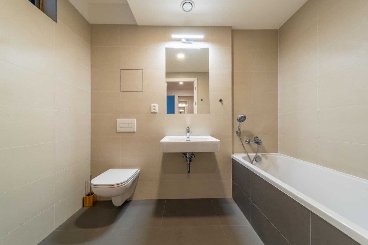 Pronájem bytu 4+1 15 m², Hlaváčkova, Praha, Praha Pronájem bytu 4+1 15 m², Hlaváčkova, Praha, Praha