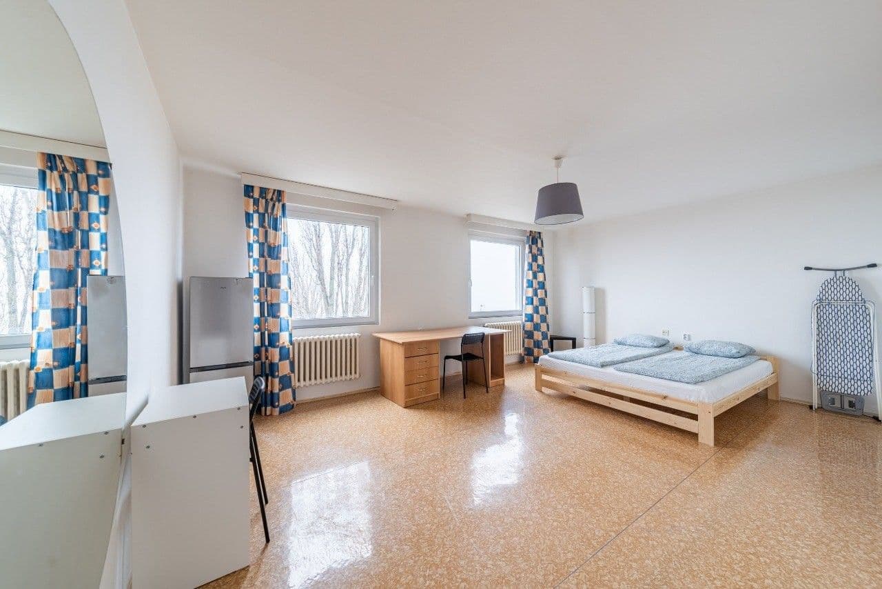 Pronájem bytu 4+1 24 m², Kříženeckého náměstí, Praha, Praha Pronájem bytu 4+1 24 m², Kříženeckého náměstí, Praha, Praha