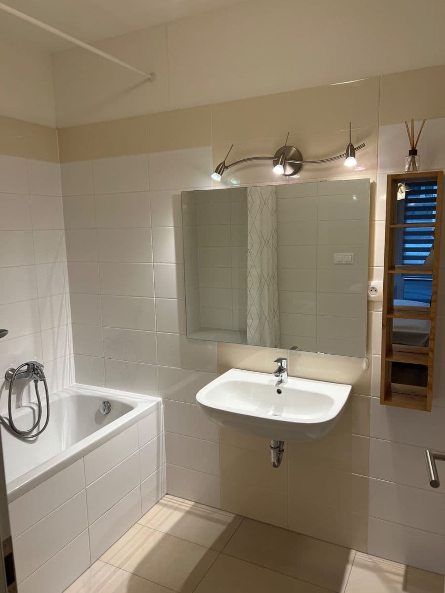 Prodej bytu 2+kk 55 m², Zlochova, Praha, Praha Prodej bytu 2+kk 55 m², Zlochova, Praha, Praha