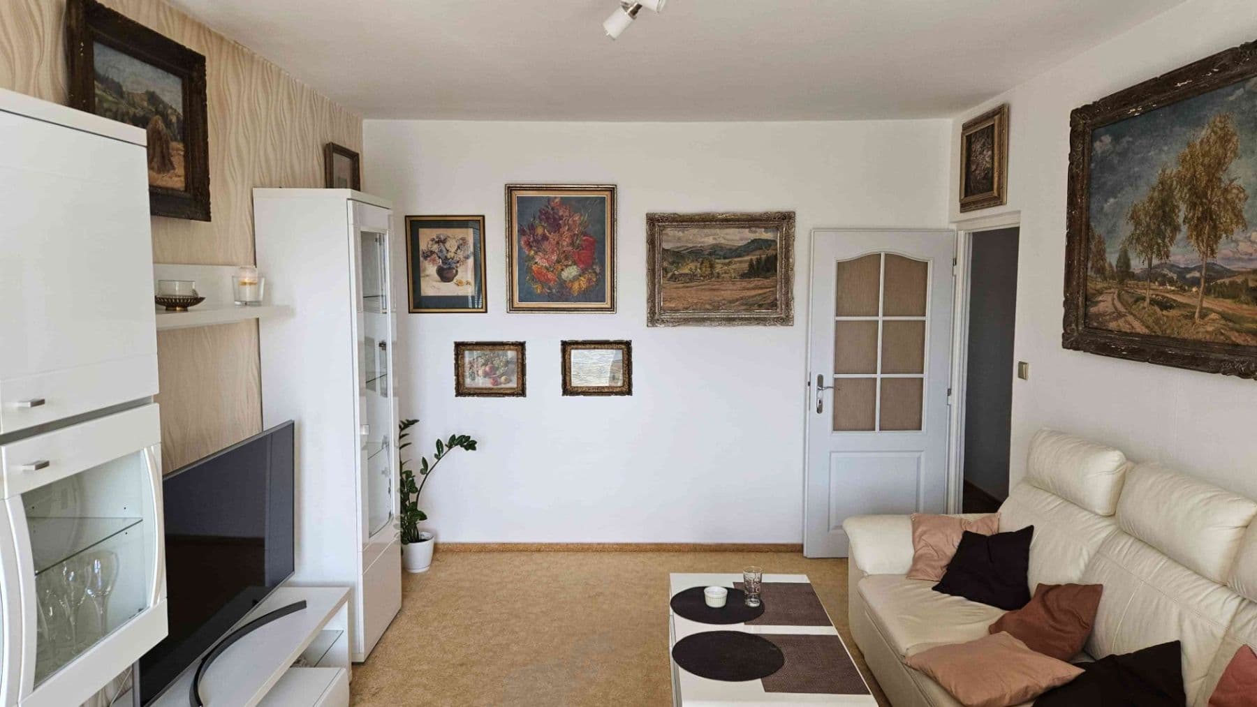 Pronájem bytu 3+1 86 m², Truhlářská, Hradec Králové, Královéhradecký kraj Pronájem bytu 3+1 86 m², Truhlářská, Hradec Králové, Královéhradecký kraj