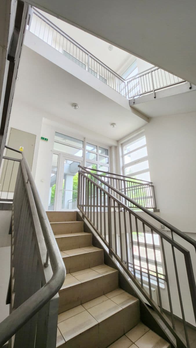 Pronájem bytu 1+kk 62 m², Novobohdalecká, Praha, Praha Pronájem bytu 1+kk 62 m², Novobohdalecká, Praha, Praha