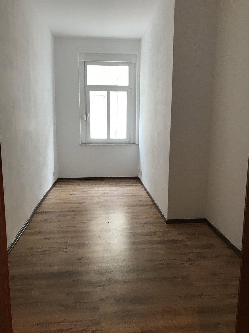 Pronájem bytu 5+1 145 m², Krukenbergstr. 1, Halle, Sasko-Anhaltsko Pronájem bytu 5+1 145 m², Krukenbergstr. 1, Halle, Sasko-Anhaltsko