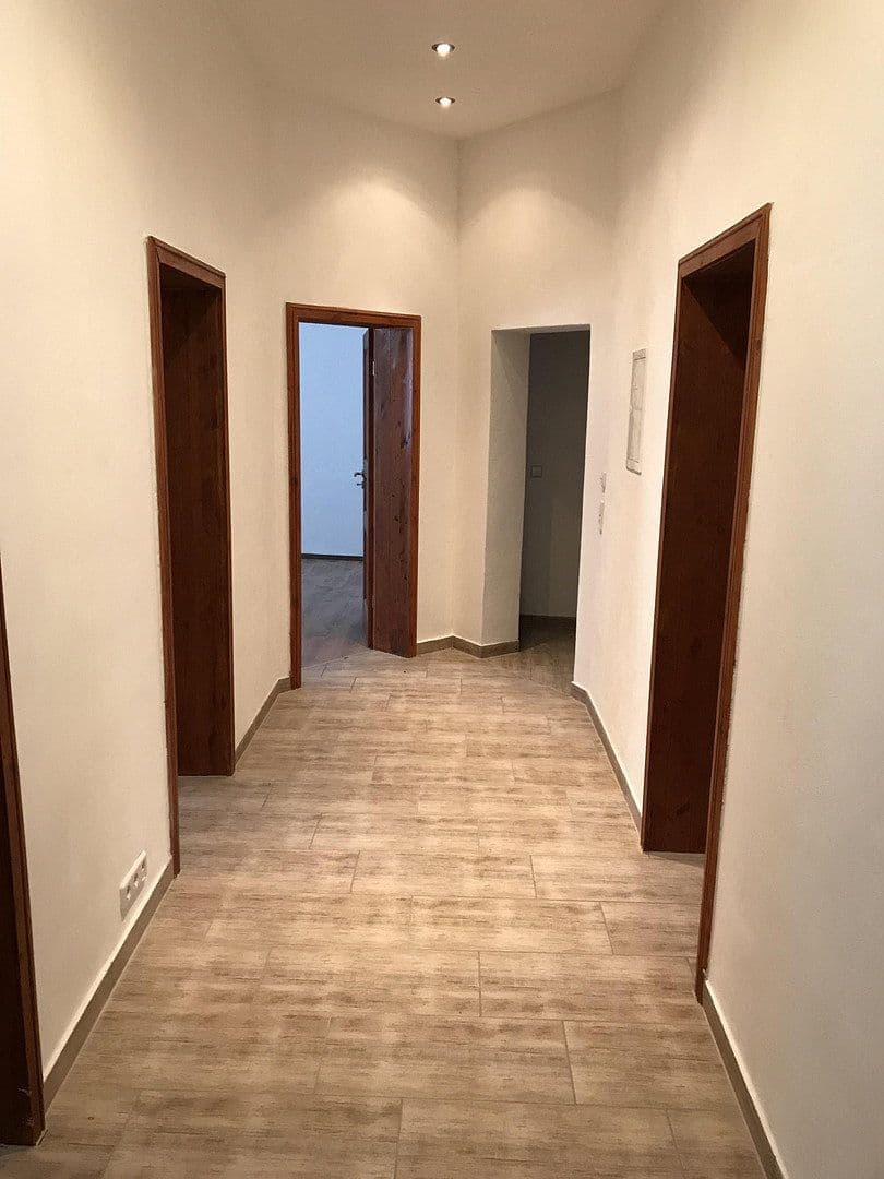 Pronájem bytu 5+1 145 m², Krukenbergstr. 1, Halle, Sasko-Anhaltsko Pronájem bytu 5+1 145 m², Krukenbergstr. 1, Halle, Sasko-Anhaltsko