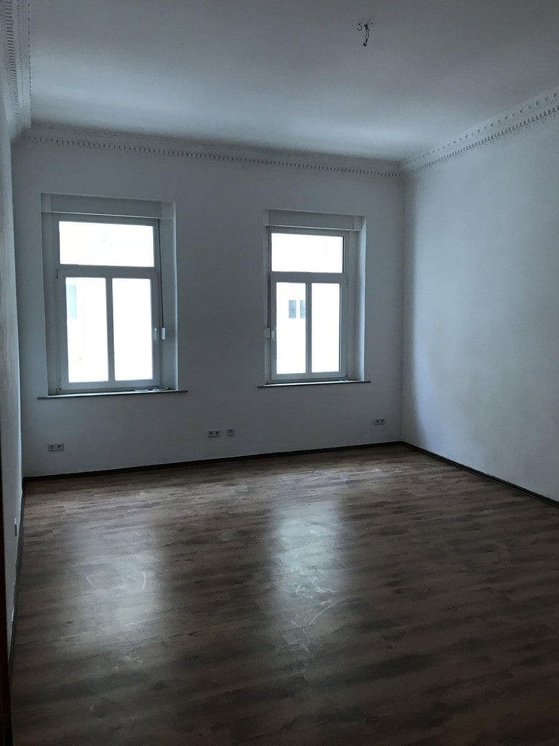 Pronájem bytu 5+1 145 m², Krukenbergstr. 1, Halle, Sasko-Anhaltsko Pronájem bytu 5+1 145 m², Krukenbergstr. 1, Halle, Sasko-Anhaltsko