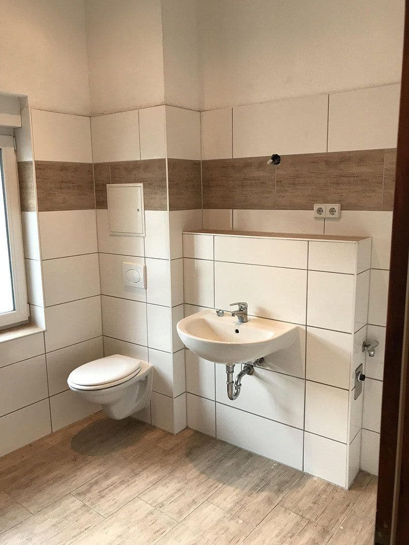Pronájem bytu 5+1 145 m², Krukenbergstr. 1, Halle, Sasko-Anhaltsko Pronájem bytu 5+1 145 m², Krukenbergstr. 1, Halle, Sasko-Anhaltsko
