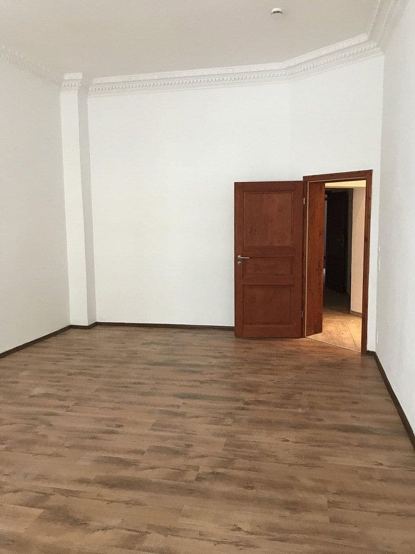 Pronájem bytu 5+1 145 m², Krukenbergstr. 1, Halle, Sasko-Anhaltsko Pronájem bytu 5+1 145 m², Krukenbergstr. 1, Halle, Sasko-Anhaltsko