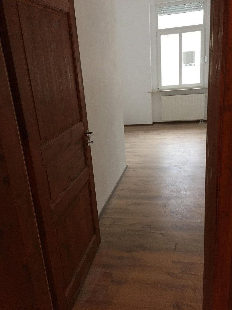 Pronájem bytu 5+1 145 m², Krukenbergstr. 1, Halle, Sasko-Anhaltsko Pronájem bytu 5+1 145 m², Krukenbergstr. 1, Halle, Sasko-Anhaltsko