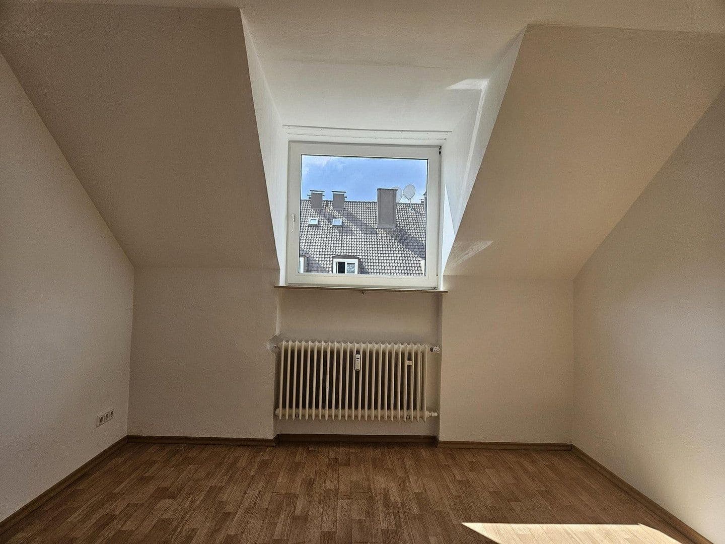 Pronájem bytu 1+1 20 m², Brecherspitzstraße 3, München, Bavorsko Pronájem bytu 1+1 20 m², Brecherspitzstraße 3, München, Bavorsko