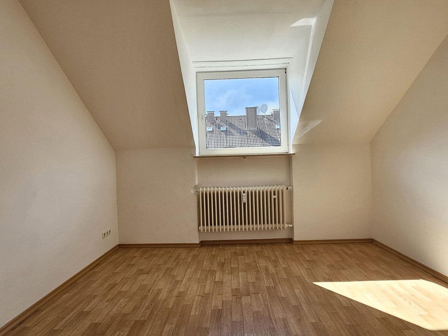 Pronájem bytu 1+1 20 m², Brecherspitzstraße 3, München, Bavorsko Pronájem bytu 1+1 20 m², Brecherspitzstraße 3, München, Bavorsko