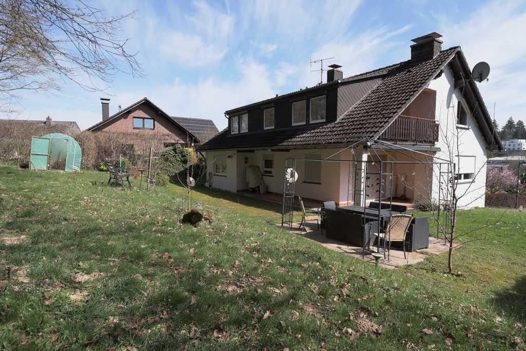 Prodej domu 181 m², pozemek 750 m², Warthweg 7, Daun, Porýní-Falc Prodej domu 181 m², pozemek 750 m², Warthweg 7, Daun, Porýní-Falc