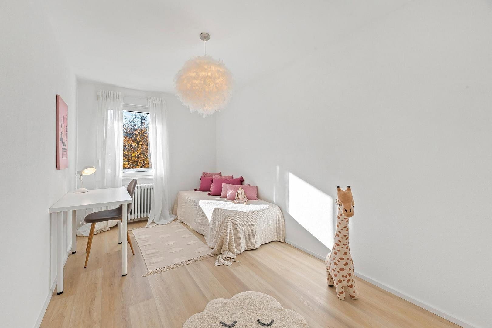 Pronájem bytu 4+1 90 m², Eugen-Bolz-Straße 26, Böblingen, Bádensko-Württembersko Pronájem bytu 4+1 90 m², Eugen-Bolz-Straße 26, Böblingen, Bádensko-Württembersko