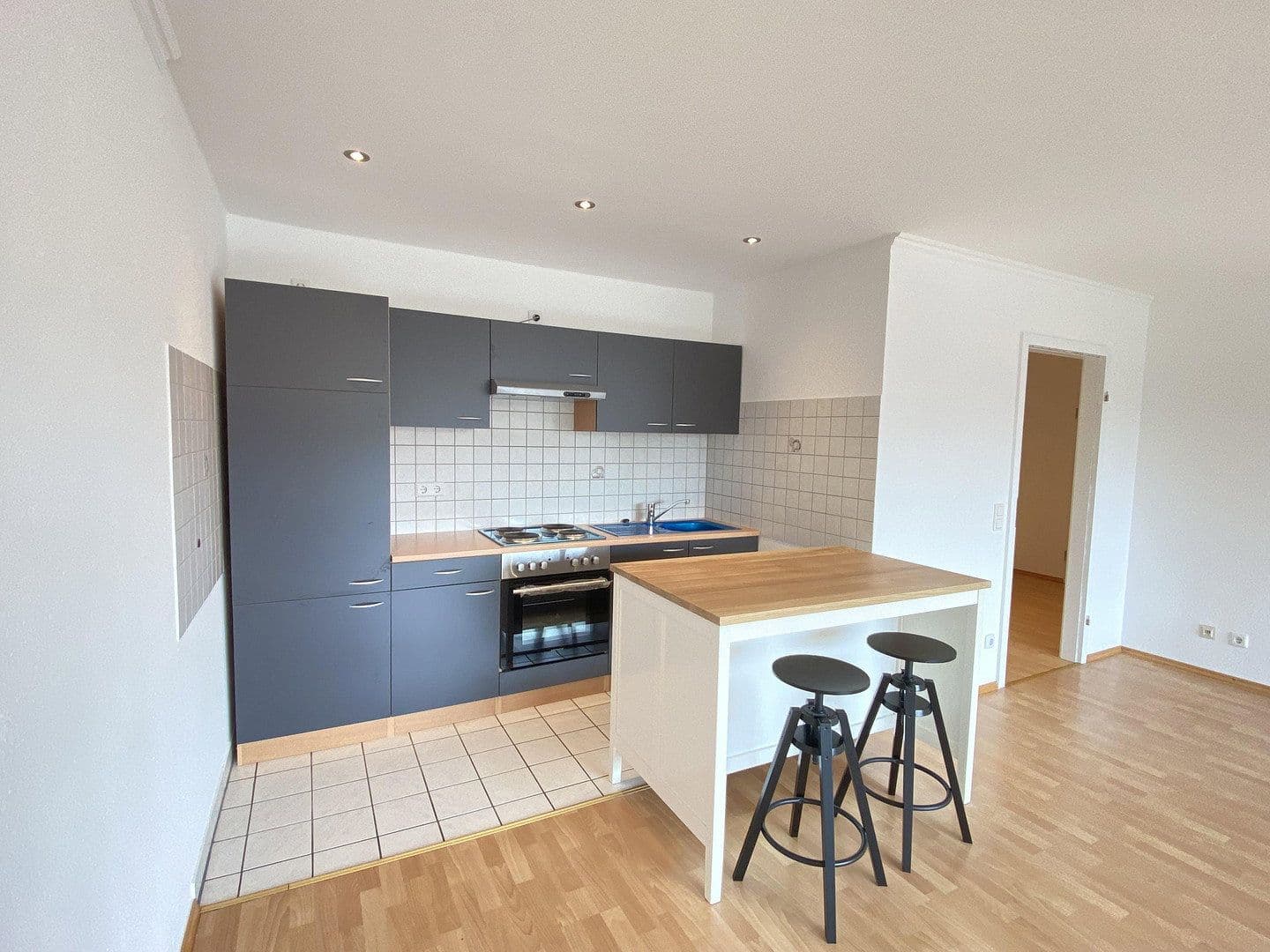Pronájem bytu 2+1 66 m², Rathelbeckstrasse 350, Düsseldorf, Severní Porýní-Vestfálsko Pronájem bytu 2+1 66 m², Rathelbeckstrasse 350, Düsseldorf, Severní Porýní-Vestfálsko