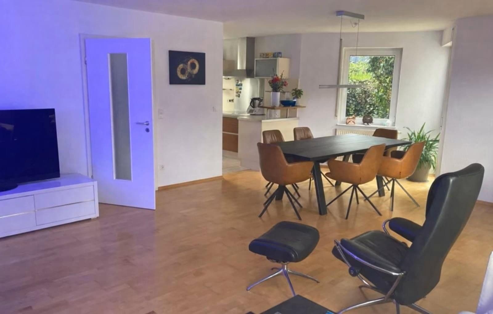 Prodej domu 120 m², pozemek 249 m², Allmersbach im Tal, Bádensko-Württembersko Prodej domu 120 m², pozemek 249 m², Allmersbach im Tal, Bádensko-Württembersko