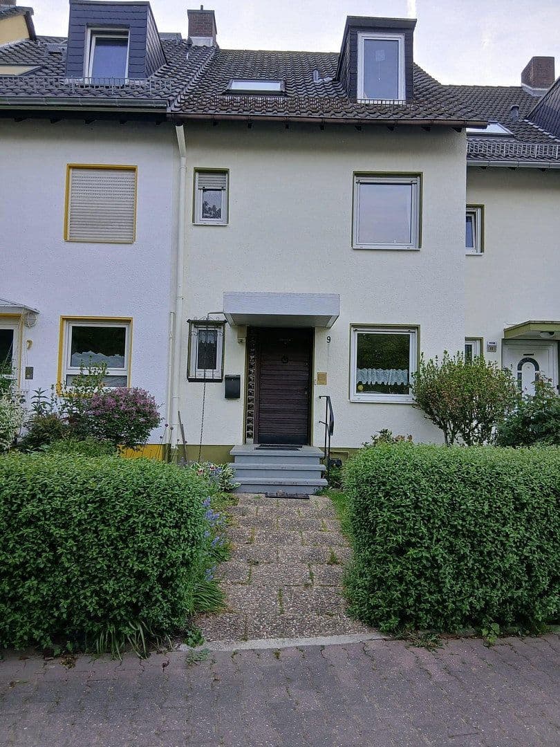 Prodej domu 142 m², pozemek 154 m², Frankfurt am Main, Hessen Prodej domu 142 m², pozemek 154 m², Frankfurt am Main, Hessen