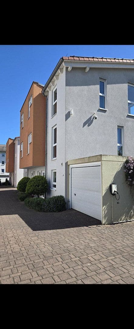 Prodej domu 153 m², pozemek 278 m², Hofheim am Taunus, Hessen Prodej domu 153 m², pozemek 278 m², Hofheim am Taunus, Hessen