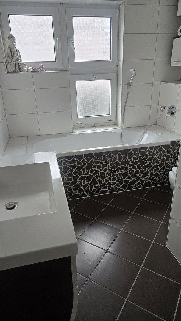 Prodej domu 153 m², pozemek 278 m², Hofheim am Taunus, Hessen Prodej domu 153 m², pozemek 278 m², Hofheim am Taunus, Hessen