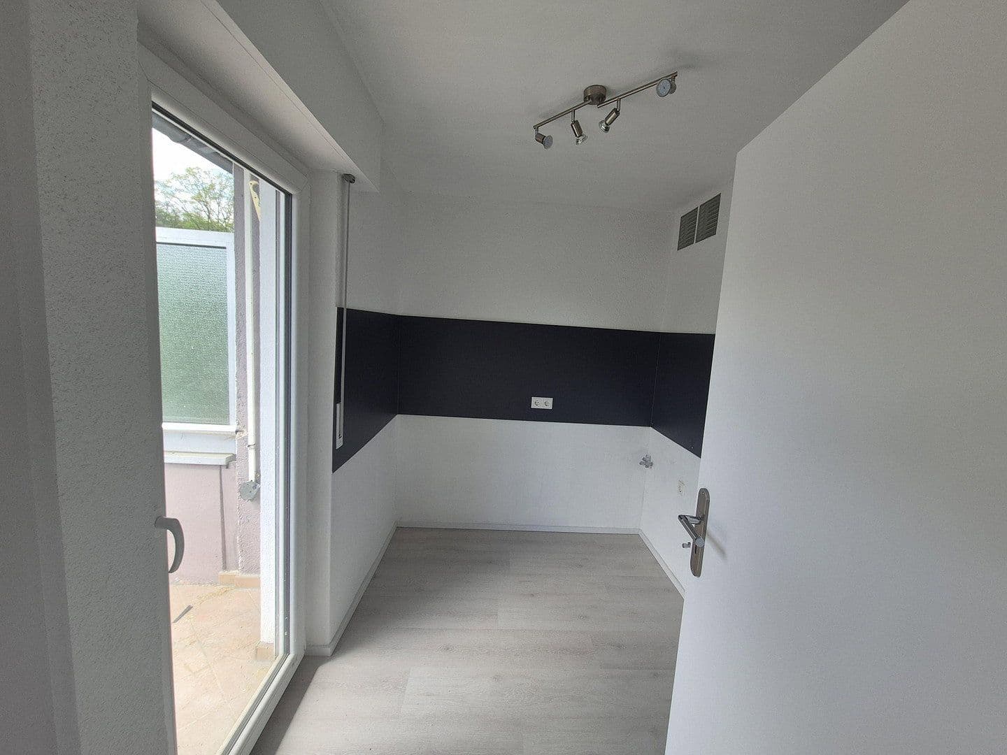 Prodej bytu 1+1 34 m², Im Hohen Rain 46, Waiblingen, Bádensko-Württembersko Prodej bytu 1+1 34 m², Im Hohen Rain 46, Waiblingen, Bádensko-Württembersko
