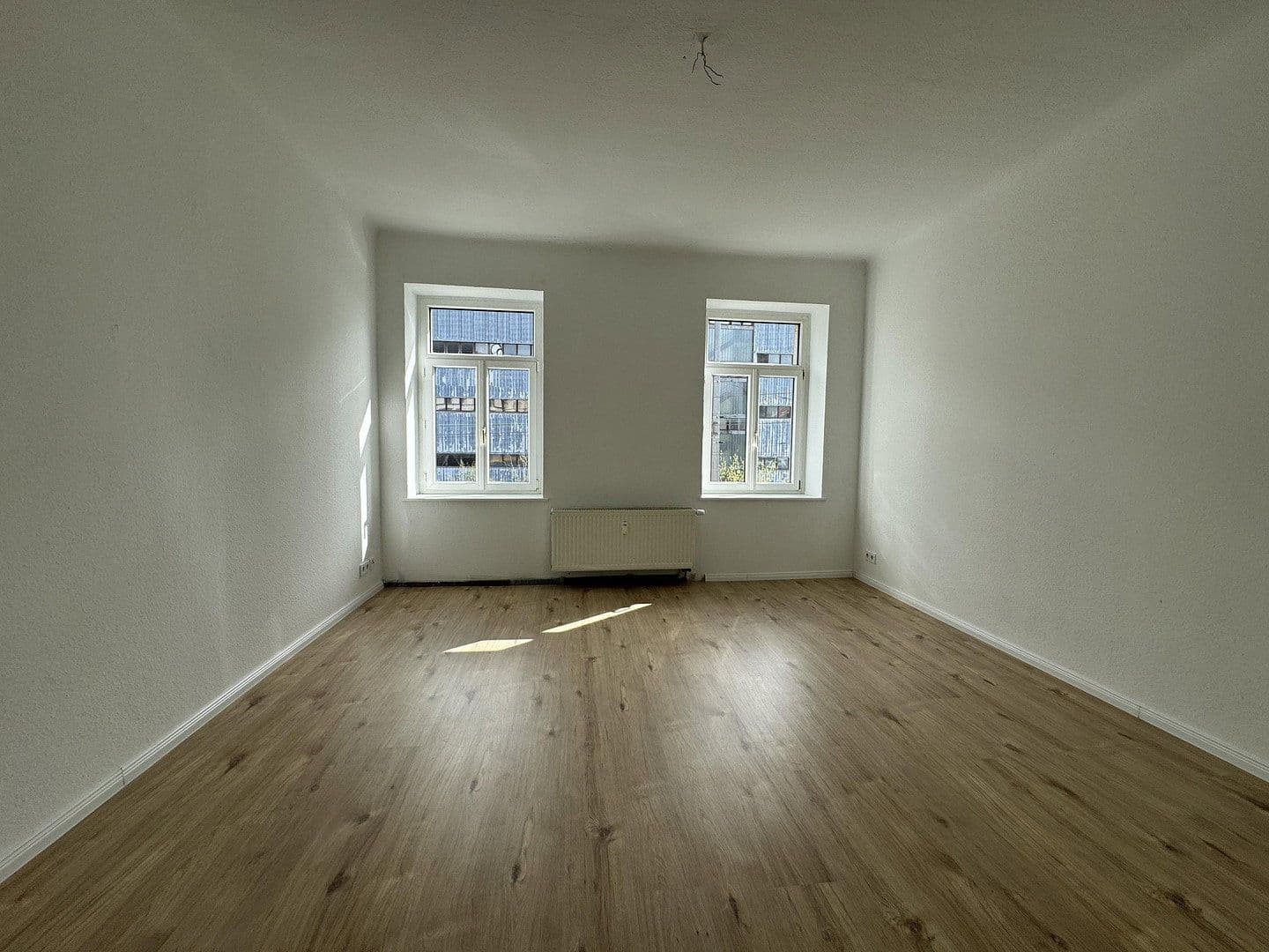 Pronájem bytu 2+1 70 m², Albert-Vollsack-Straße 2, Leipzig, Sasko Pronájem bytu 2+1 70 m², Albert-Vollsack-Straße 2, Leipzig, Sasko