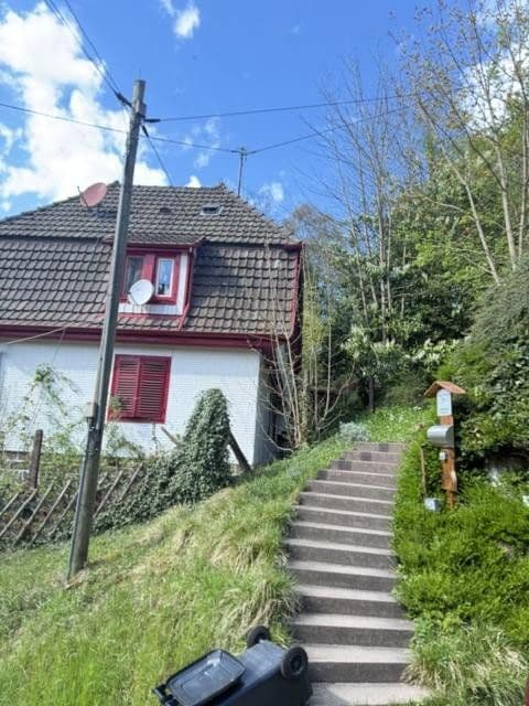 Prodej domu 214 m², pozemek 700 m², Happeyweg 3, Neuenbürg, Bádensko-Württembersko Prodej domu 214 m², pozemek 700 m², Happeyweg 3, Neuenbürg, Bádensko-Württembersko
