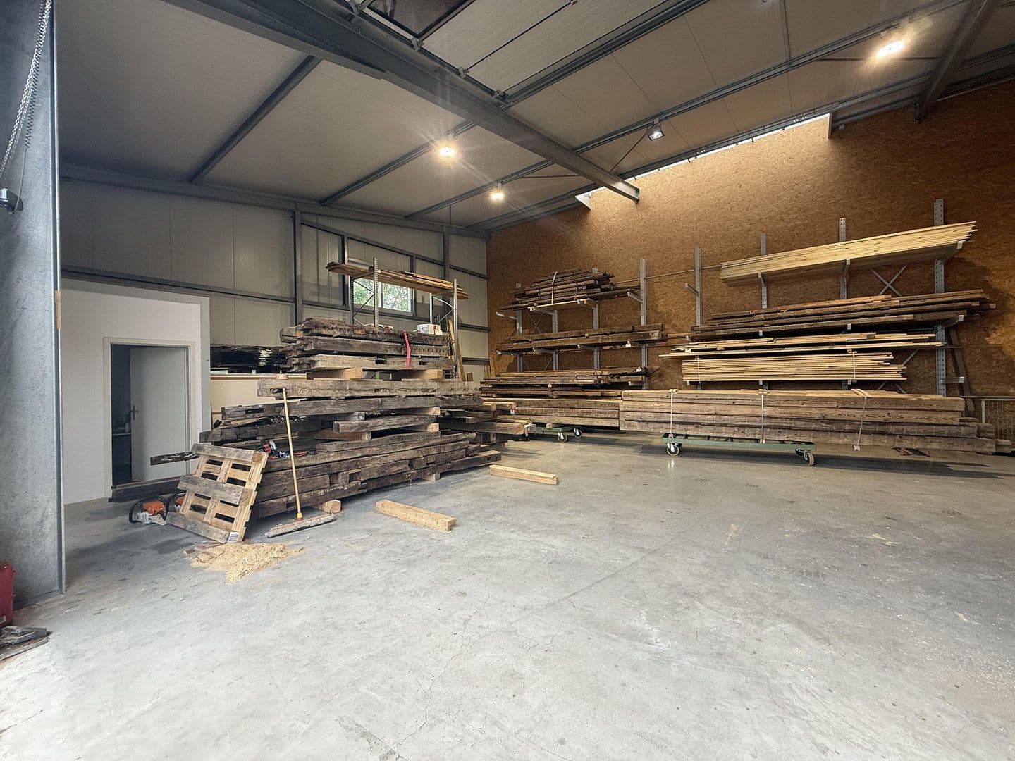 Pronájem nebytového prostoru 250 m², Am Breitenstein 6a, Iphofen, Bavorsko Pronájem nebytového prostoru 250 m², Am Breitenstein 6a, Iphofen, Bavorsko