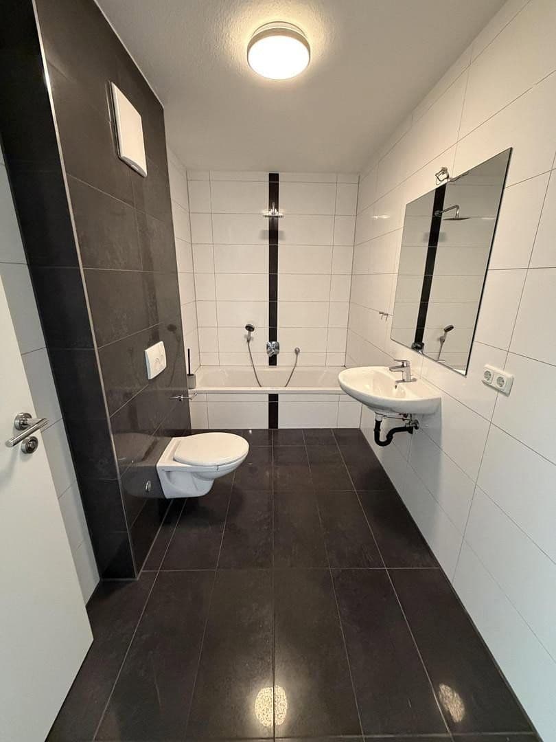Pronájem bytu 3+1 79 m², Landgrafenstrasse 1, Offenbach, Hessen Pronájem bytu 3+1 79 m², Landgrafenstrasse 1, Offenbach, Hessen