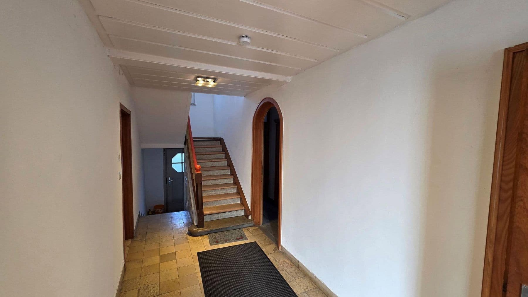 Prodej domu 225 m², pozemek 1.180 m², Göppinger Str. 1, Rechberghausen, Bádensko-Württembersko Prodej domu 225 m², pozemek 1.180 m², Göppinger Str. 1, Rechberghausen, Bádensko-Württembersko