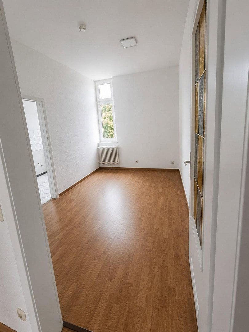 Pronájem bytu 4+1 140 m², Westenfelder Staße 48, Bochum OT Wattenscheid, Severní Porýní-Vestfálsko Pronájem bytu 4+1 140 m², Westenfelder Staße 48, Bochum OT Wattenscheid, Severní Porýní-Vestfálsko