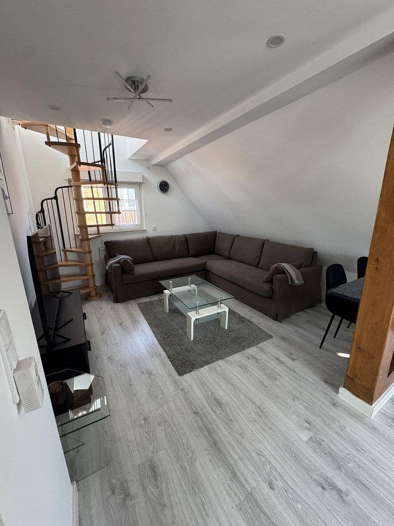 Pronájem bytu 2+1 80 m², Bredelaerstraße 39, Düsseldorf, Severní Porýní-Vestfálsko Pronájem bytu 2+1 80 m², Bredelaerstraße 39, Düsseldorf, Severní Porýní-Vestfálsko