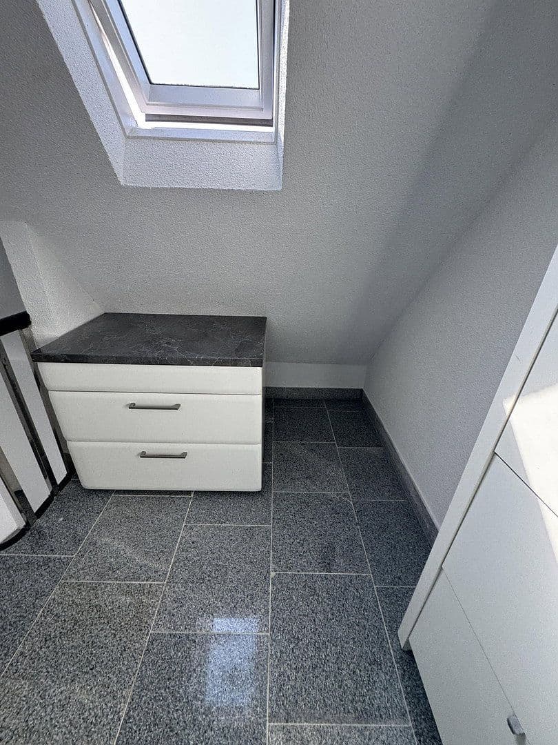 Pronájem bytu 2+1 80 m², Bredelaerstraße 39, Düsseldorf, Severní Porýní-Vestfálsko Pronájem bytu 2+1 80 m², Bredelaerstraße 39, Düsseldorf, Severní Porýní-Vestfálsko