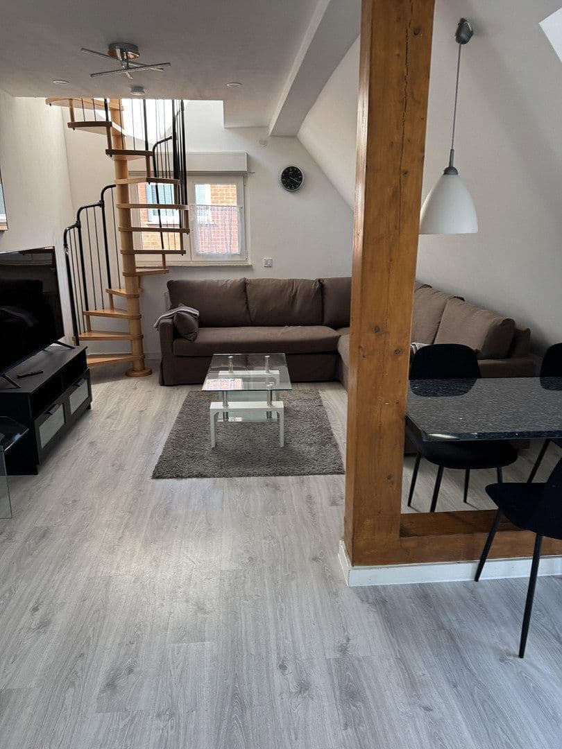 Pronájem bytu 2+1 80 m², Bredelaerstraße 39, Düsseldorf, Severní Porýní-Vestfálsko Pronájem bytu 2+1 80 m², Bredelaerstraße 39, Düsseldorf, Severní Porýní-Vestfálsko