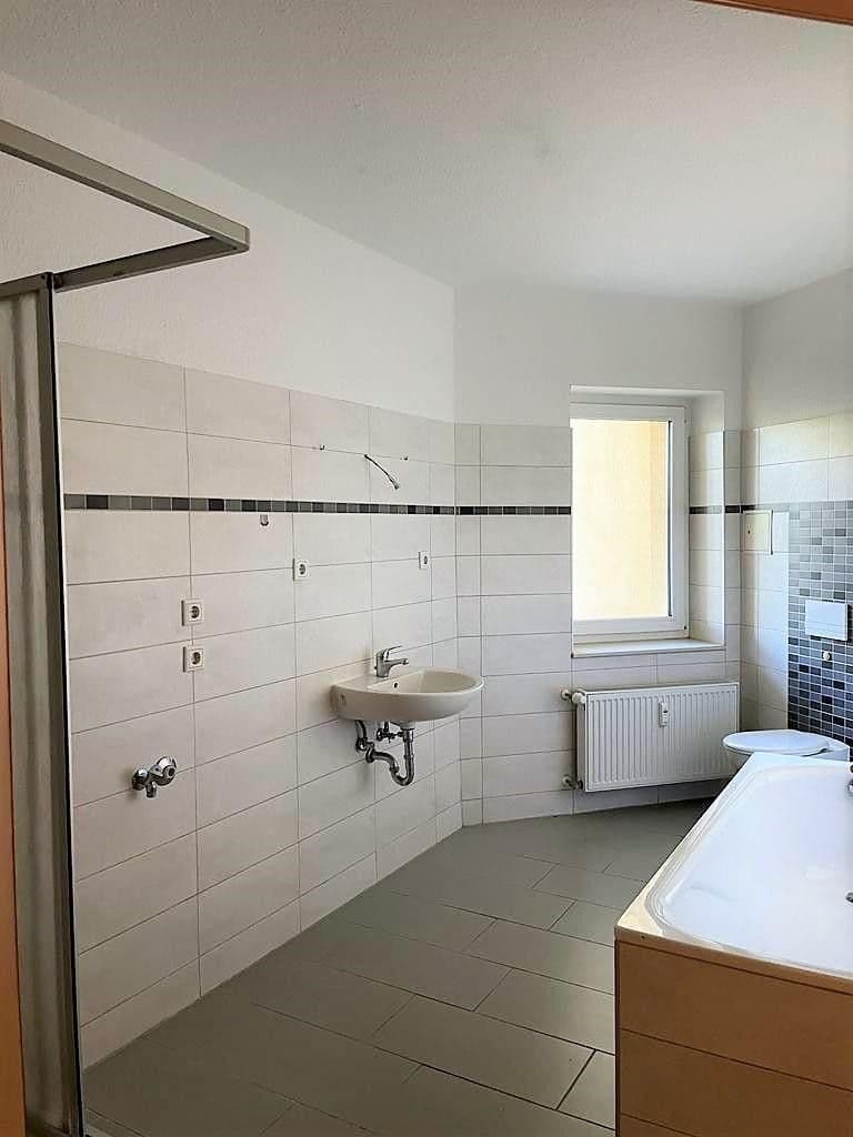 Pronájem bytu 3+1 83 m², Magdeburg, Sasko-Anhaltsko Pronájem bytu 3+1 83 m², Magdeburg, Sasko-Anhaltsko