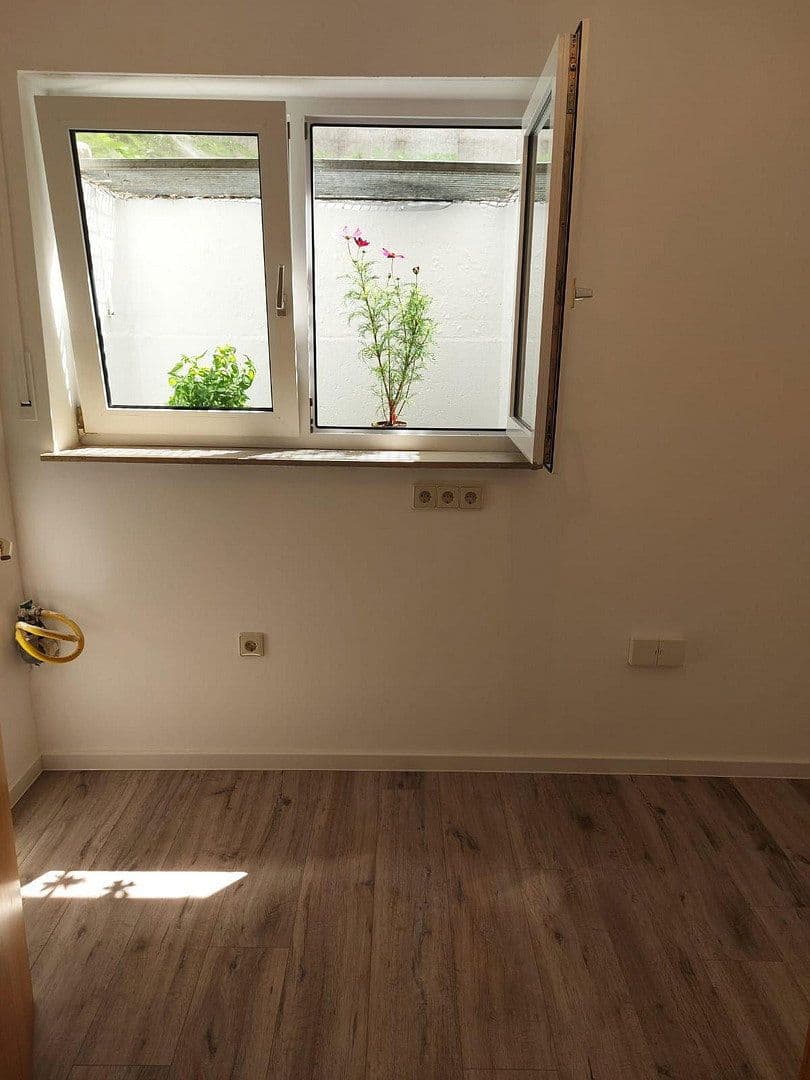 Pronájem bytu 1+1 40 m², Schwäbisch Gmünd, Bádensko-Württembersko Pronájem bytu 1+1 40 m², Schwäbisch Gmünd, Bádensko-Württembersko