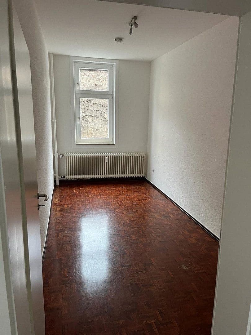 Pronájem bytu 2+1 45 m², Kronhofstraße 43, Fulda, Hessen Pronájem bytu 2+1 45 m², Kronhofstraße 43, Fulda, Hessen