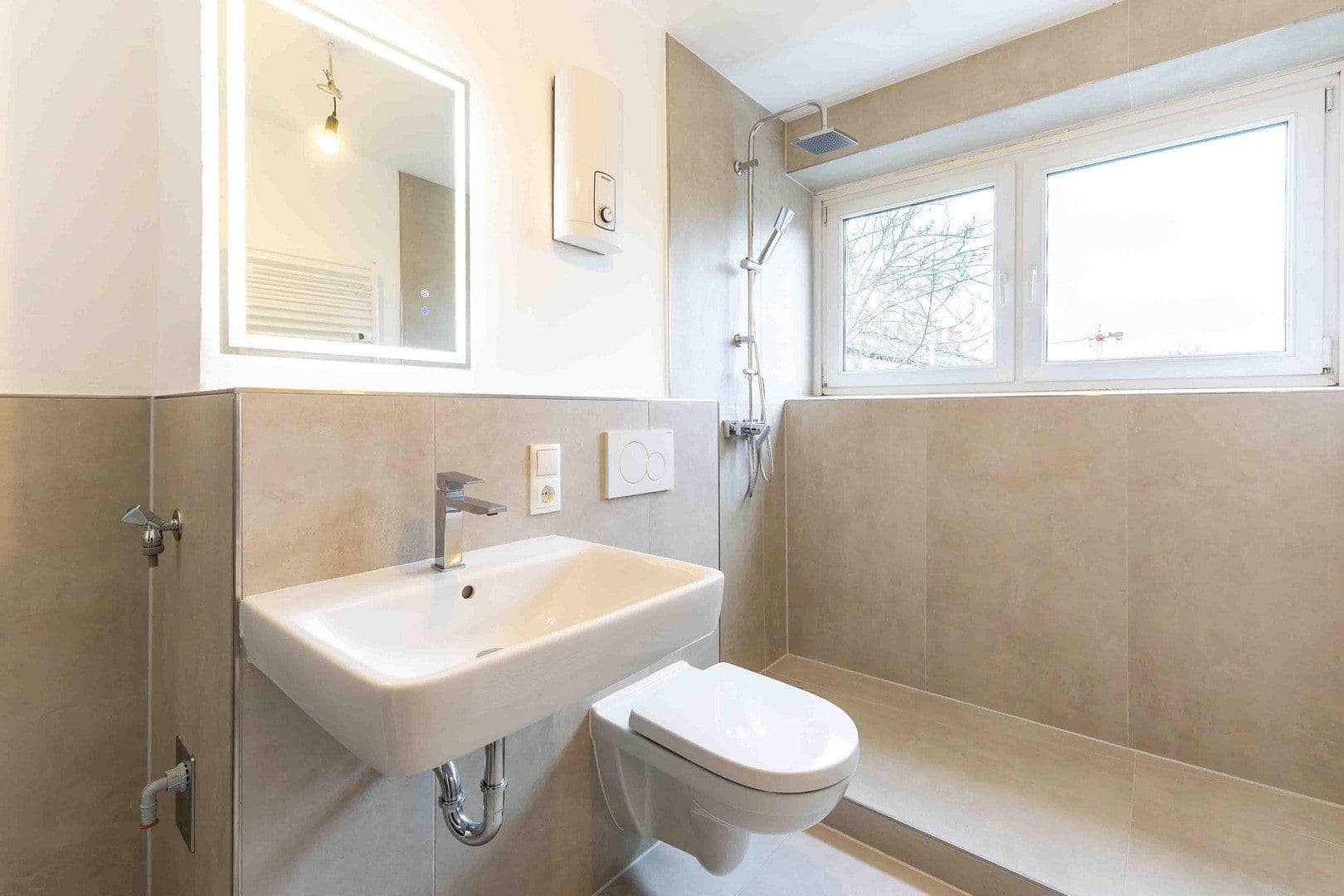 Pronájem bytu 3+1 70 m², Koblenz, Porýní-Falc Pronájem bytu 3+1 70 m², Koblenz, Porýní-Falc