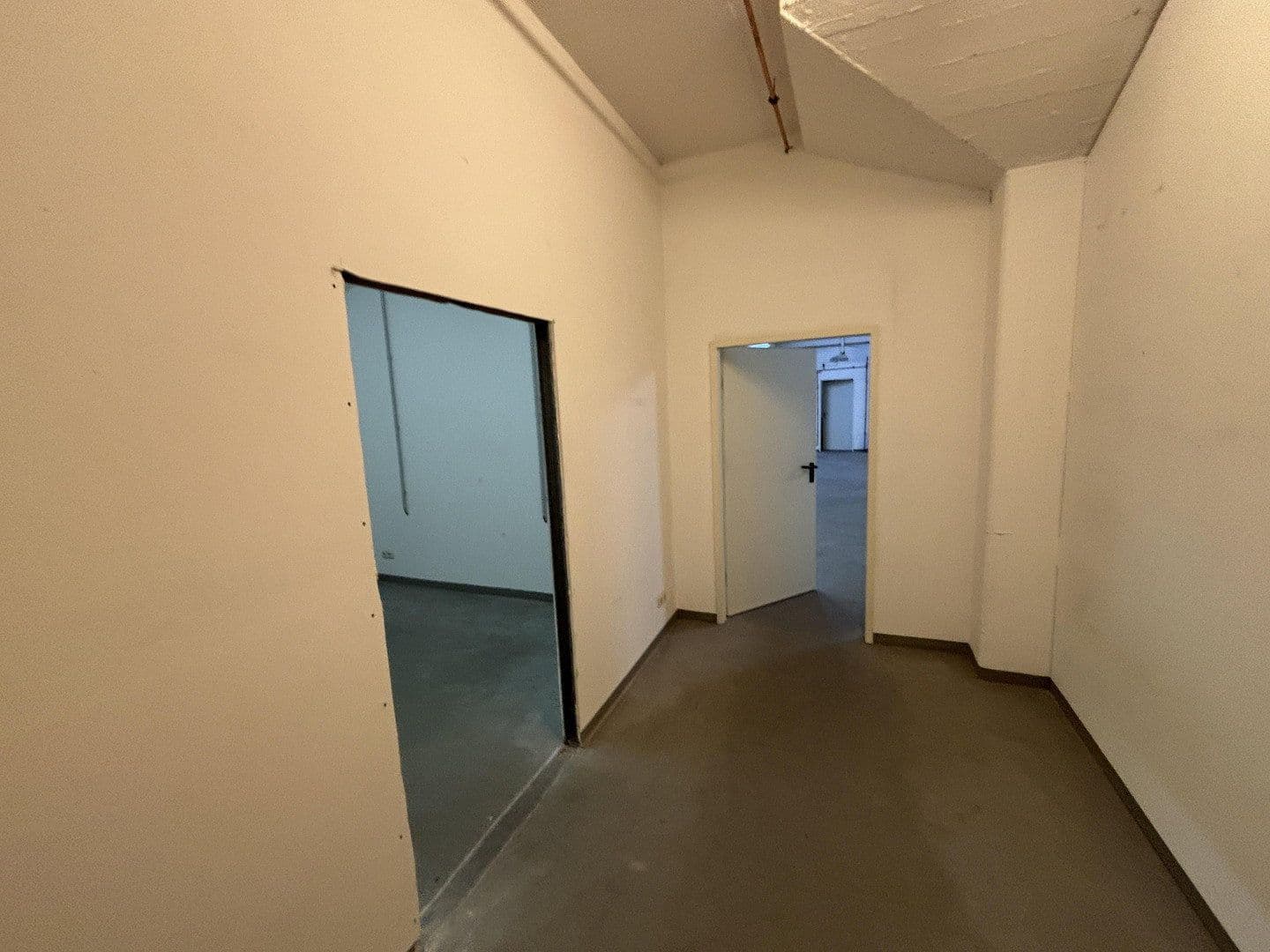 Pronájem nebytového prostoru 287 m², Schultenhofstr. 19, Mülheim an der Ruhr, Severní Porýní-Vestfálsko Pronájem nebytového prostoru 287 m², Schultenhofstr. 19, Mülheim an der Ruhr, Severní Porýní-Vestfálsko