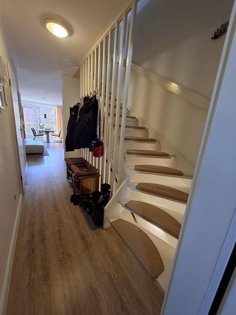 Pronájem bytu 4+1 109 m², Volksdorfer Weg 54c, Hamburg, Hamburg Pronájem bytu 4+1 109 m², Volksdorfer Weg 54c, Hamburg, Hamburg