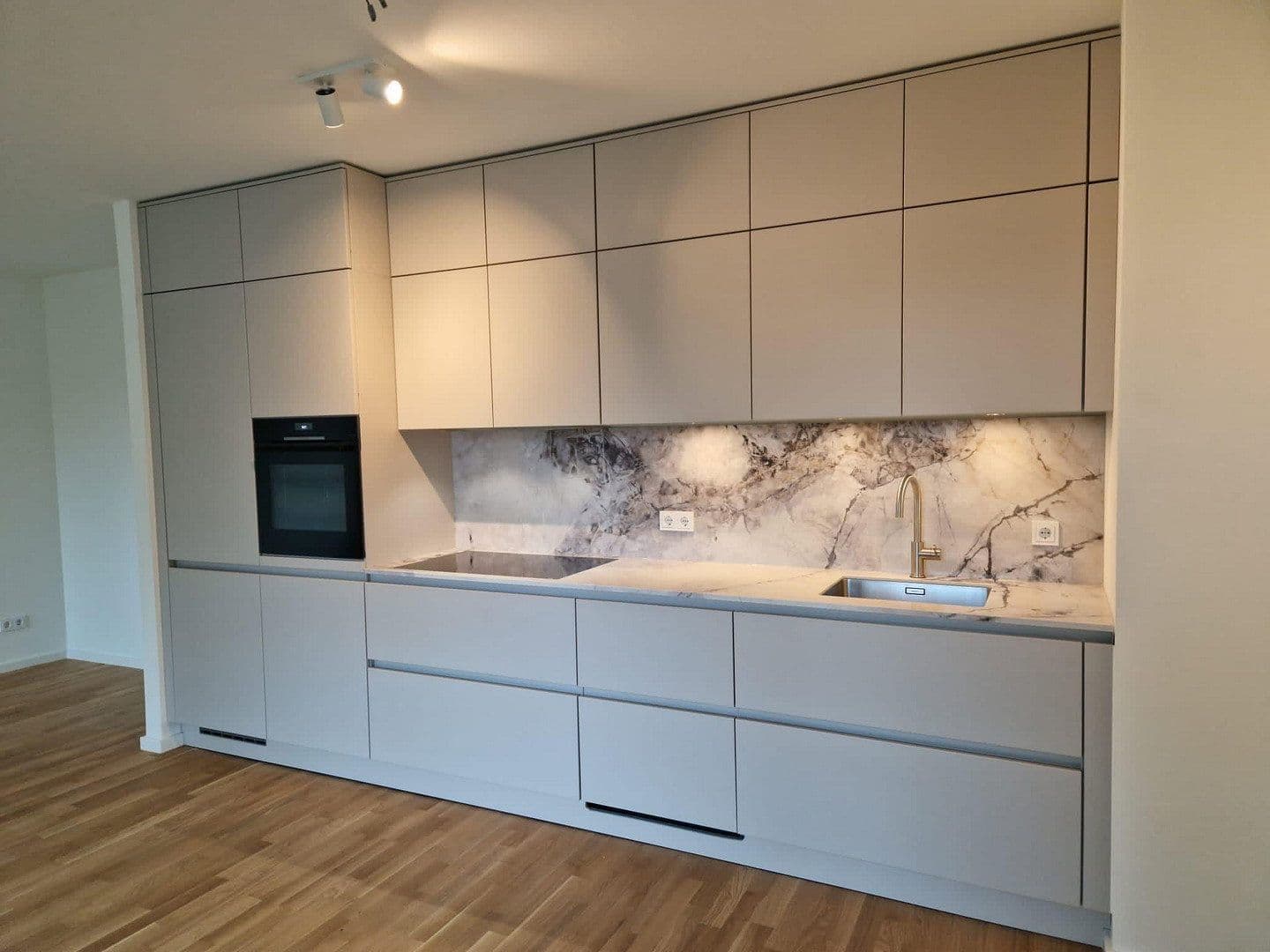 Pronájem bytu 2+1 67 m², Hardorffsweg 12, Hamburg, Hamburg Pronájem bytu 2+1 67 m², Hardorffsweg 12, Hamburg, Hamburg