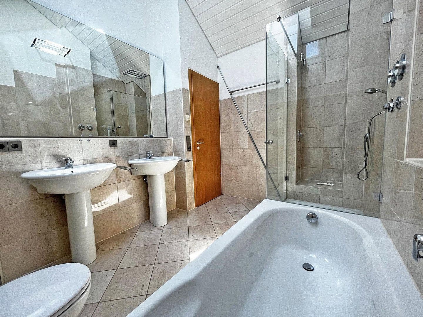 Pronájem bytu 3+kk 89 m², Lauffen am Neckar, Bádensko-Württembersko Pronájem bytu 3+kk 89 m², Lauffen am Neckar, Bádensko-Württembersko