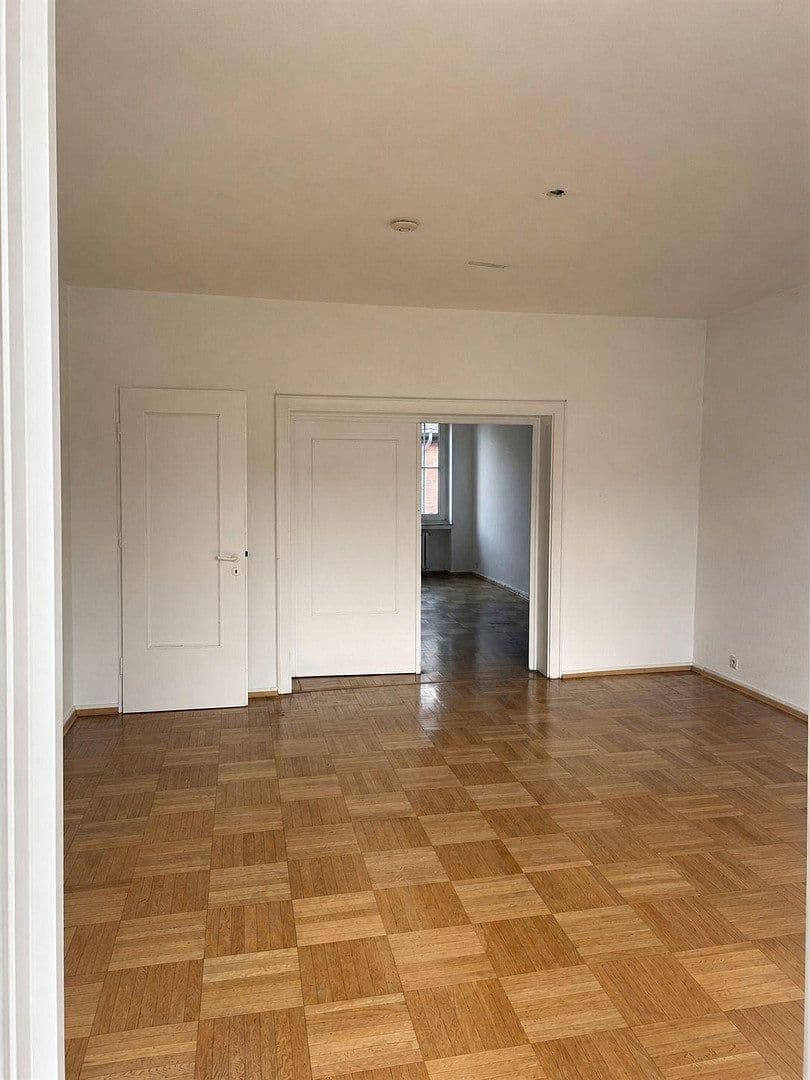 Prodej bytu 3+1 109 m², Düsseldorf, Severní Porýní-Vestfálsko Prodej bytu 3+1 109 m², Düsseldorf, Severní Porýní-Vestfálsko