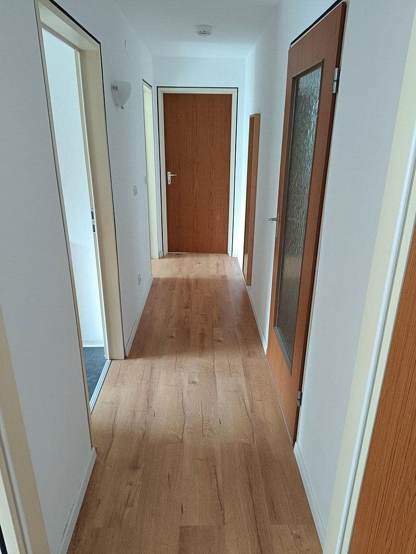 Pronájem bytu 3+1 90 m², Höfener Str. 142, Nürnberg, Bavorsko Pronájem bytu 3+1 90 m², Höfener Str. 142, Nürnberg, Bavorsko